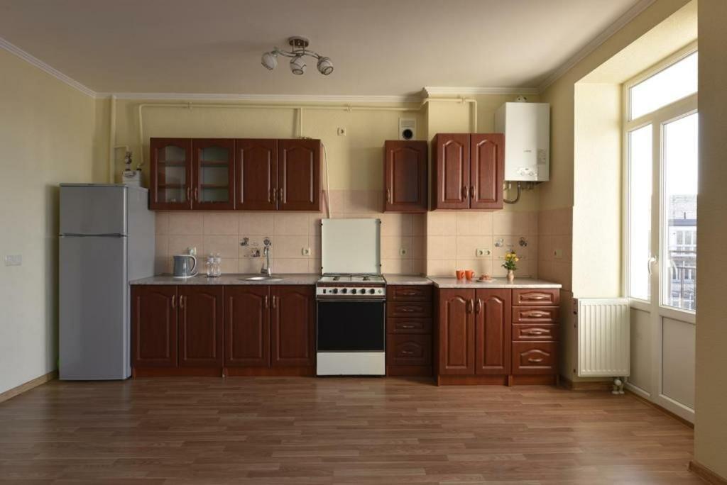Затишна Красива Квартира-Студія В Новобудові З Балконом Chernivtsi Exterior photo